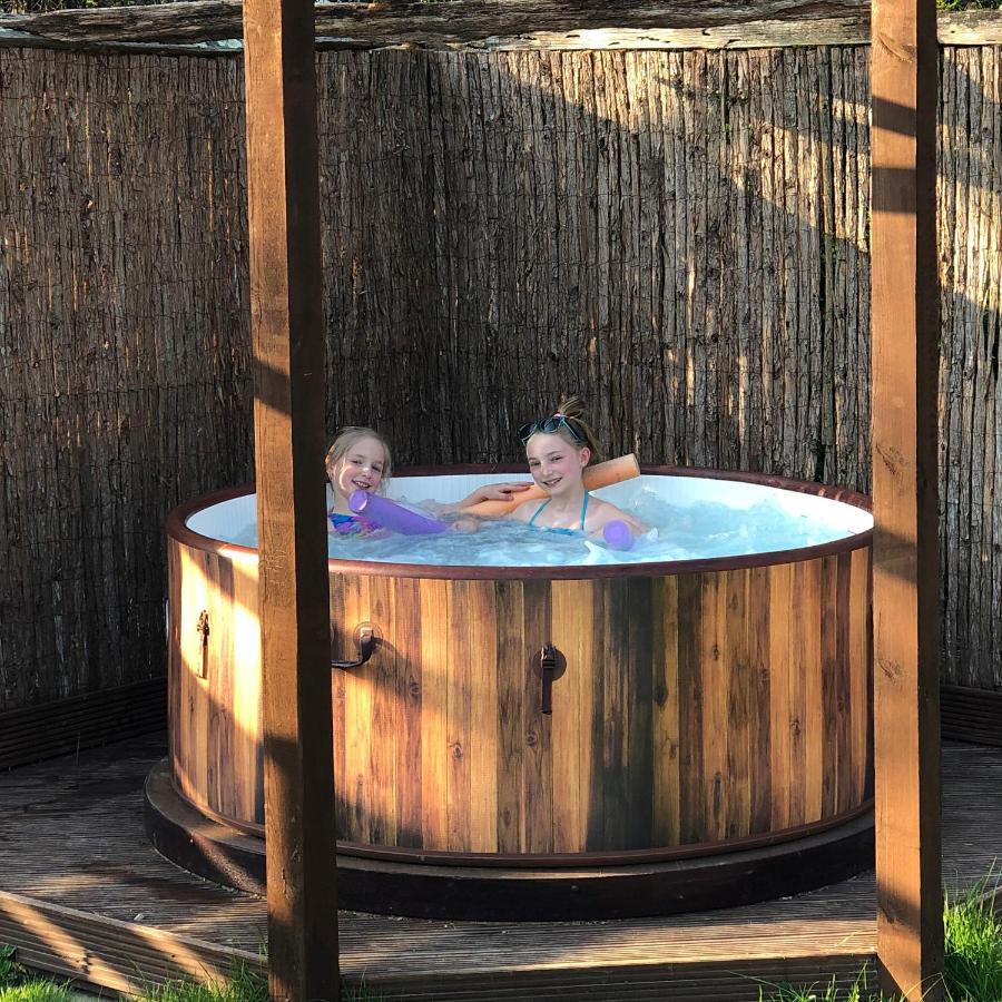 Luxury American Rv With Hot Tub West Chiltington Exterior foto
