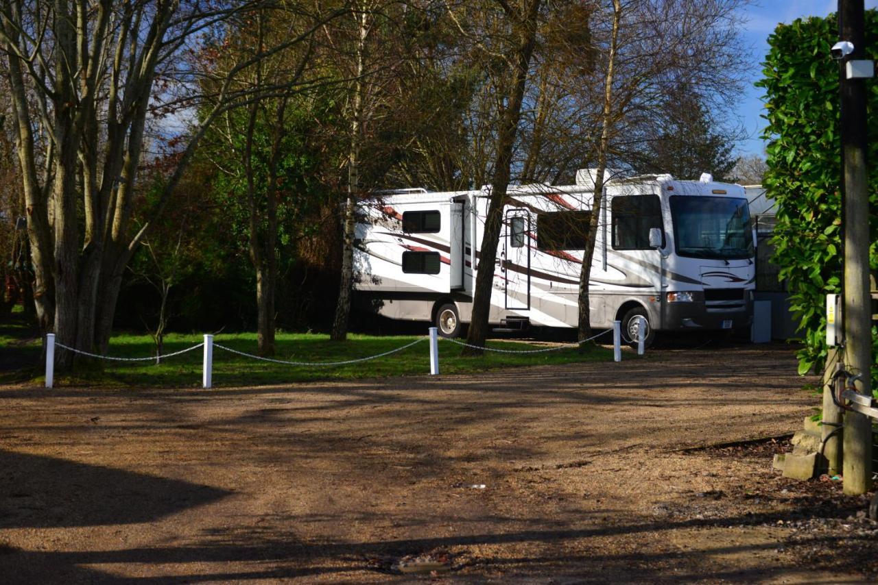 Luxury American Rv With Hot Tub West Chiltington Exterior foto